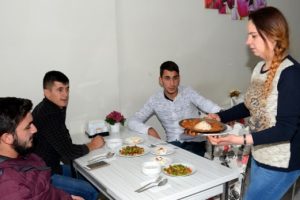 5 bin lira bor&ccedil;la başladı, işinin patronu oldu