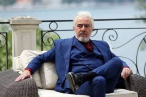 Star TV'nin Uğur Y&uuml;cel'li dizisi Ka&ccedil;ak'ın adı mı değişti?
