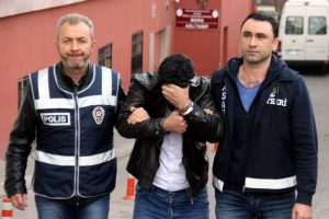 Sahte polisler 1 milyon TL'lik vurgun yaptı