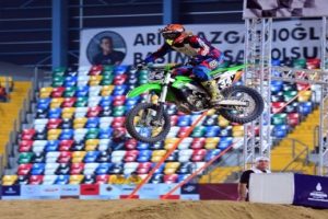 İstanbul Super Cross Şampiyonası Başladı