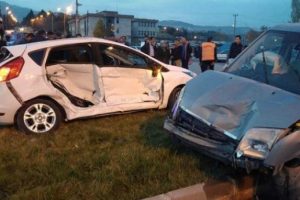 K&uuml;tahya'da trafik kazası: 8 yaralı
