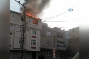 İstanbul'da korkutan yangın: T&uuml;p de patladı