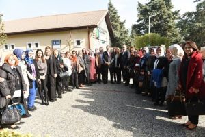 Başbakan Yardımcısı &Ccedil;avuşoğlu Bursa'da konuştu: Hep birlikte ilmek ilmek işliyoruz