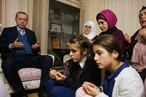 Cumhurbaşkanı Erdoğan'dan s&uuml;rpriz ziyaret