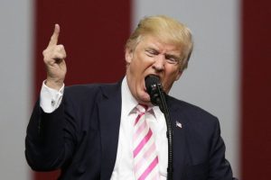 Trump &ccedil;ılgına d&ouml;nd&uuml;: Onları cezaevinde bırakmalıydım!