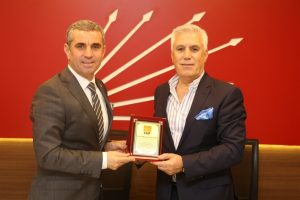 Bursa Nil&uuml;fer Belediye Başkanı Bozbey deneyimlerini Balıkesir'de anlattı