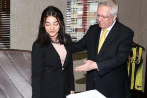 Aziz Yıldırım koltuğu devretti