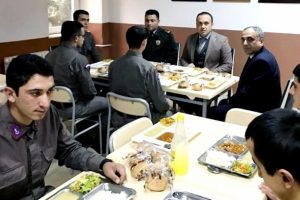 Bursa'da kaymakam Mehmet&ccedil;iğin sofrasına konuk oldu