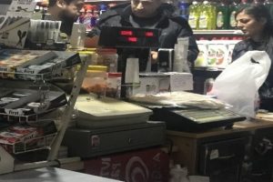 Bursa'da silahlı hırsızlar marketi soyup kayıplara karıştı