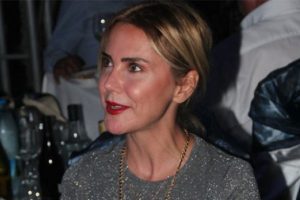 Salatalıklı suyla g&uuml;zelleşiyor