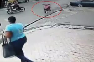 S&uuml;r&uuml;c&uuml;s&uuml;z motosiklet az daha &ouml;ld&uuml;r&uuml;yordu