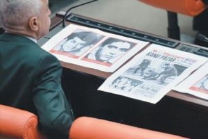 İsmail Kahraman'a 'kanlı pazar' protestosu
