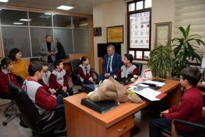 Bursa'da &ouml;ğrencilerden Osmangazi'ye ziyaret