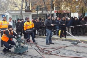 Tramvay raydan &ccedil;ıktı, seferler 2 saat durdu