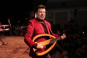 Coşkun Sabah'tan m&uuml;zik ş&ouml;leni