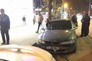 &Ccedil;ocuklarını dilendirdiler, l&uuml;ks lokantada yakalandılar