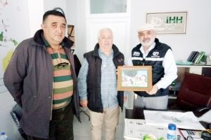 İHH Bursa Mudanya Afrika'da su kuyusu a&ccedil;tı
