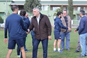 Akhisarspor'da y&ouml;netimden &ccedil;ıkarma
