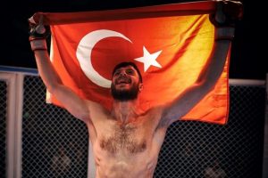 &Ouml;mer Erdem Gencer fırtınalar estiriyor