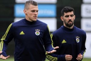 Neto ilk 11'e Skrtel kul&uuml;beye