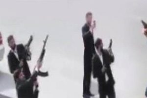 Havaya ateş a&ccedil;an &uuml;niversiteliden şaşkına &ccedil;eviren savunma