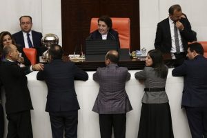 Meclisten torba tasarısının t&uuml;m maddelerine onay