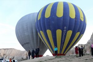 Sıcak hava balon turuna 'kış' engeli