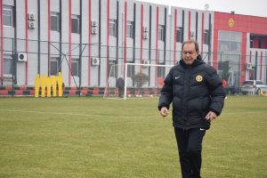 Futbolcular antrenmana &ccedil;ıkmadı