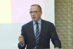 Aziz Yıldırım'a hakaret davasından beraat etti