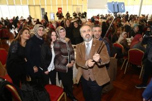 Bursa B&uuml;y&uuml;kşehir Belediye Başkanı Aktaş &ouml;ğretmenlerle buluştu