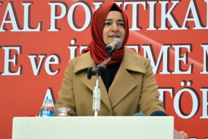 Bakan Kaya: T&uuml;m kadınlardan &ouml;z&uuml;r dilesin