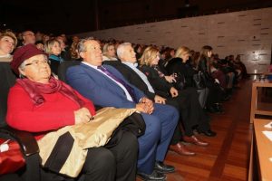'Orada Duruverseydi Zaman' Bursa'da &ouml;ğrenciler yararına sahnelendi