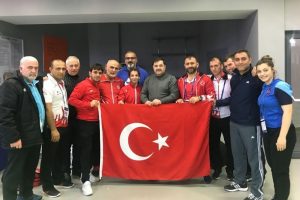 Evin Demirhan d&uuml;nya şampiyonu