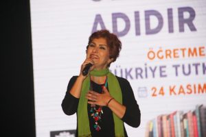 Ş&uuml;kriye Tutkun ve Mehmet G&uuml;m&uuml;ş &ouml;ğretmenler i&ccedil;in s&ouml;yledi