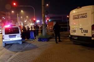 Kamyonun &ccedil;arptığı gen&ccedil; hayatını kaybetti
