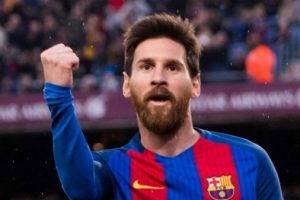 Messi, Barcelona'da kaldı