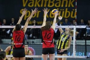 VakıfBank, Fenerbah&ccedil;e'yi 3-1 mağlup etti