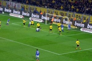 Dortmund 4 farklı &uuml;st&uuml;nl&uuml;ğ&uuml; koruyamadı