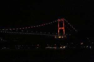 İstanbul kadına şiddete karşı turuncuya b&uuml;r&uuml;nd&uuml;