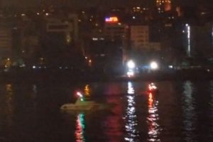 Hali&ccedil;'e atlayan genci arama &ccedil;alışmaları s&uuml;r&uuml;yor