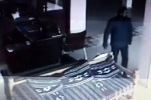 Diz&uuml;st&uuml; bilgisayarı b&ouml;yle g&ouml;t&uuml;rd&uuml;