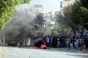 Pakistan'da b&uuml;y&uuml;k kriz! Ordu h&uuml;k&uuml;met i&ccedil;in...