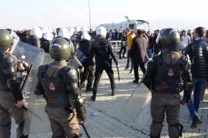 Ma&ccedil; sonrası ortalık karıştı: 4 yaralı