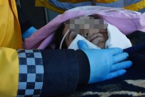 Eşini y&uuml;z&uuml;nden bı&ccedil;akladı, serbest kaldı!