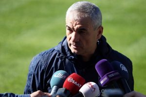 Ersun Yanal'ı solladı