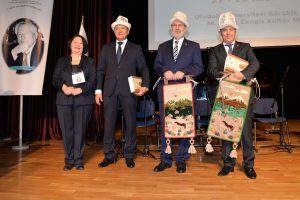 Aytmatov, Bursa'da Uludağ &Uuml;niversitesi'nde anılıyor