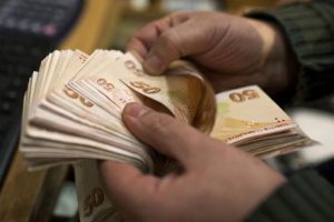 Kamuda 30 yıl &uuml;zerinde &ccedil;alışan emeklilere ek ikramiye