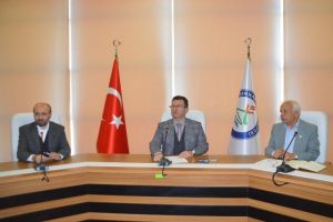 Cumhurbaşkanına hakaret eden &ouml;ğretim &uuml;yesi a&ccedil;ığa alındı