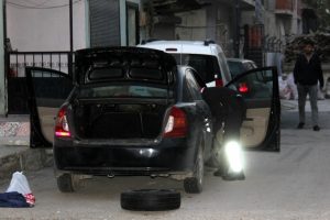 Sokak ortasında silahlı saldırı: 1 &ouml;l&uuml;, 1 yaralı