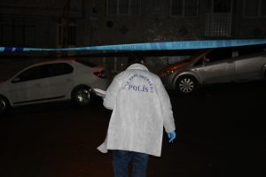 Hırsız, &ccedil;aldığı eşyaların sahibini &ouml;ld&uuml;rd&uuml;!